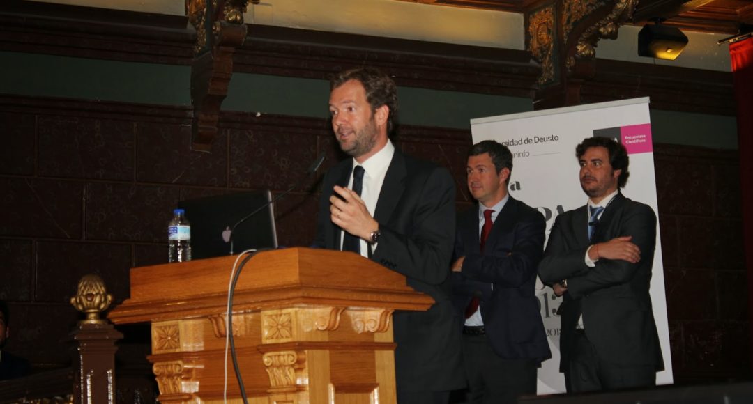 Foto 1 del artículo del Doctor Fernando de la Iglesia sobre Curso en Bilbao de “Excelencia Estética en el sector anterior: enfoque periodontal, restaurador y ortodóncico”