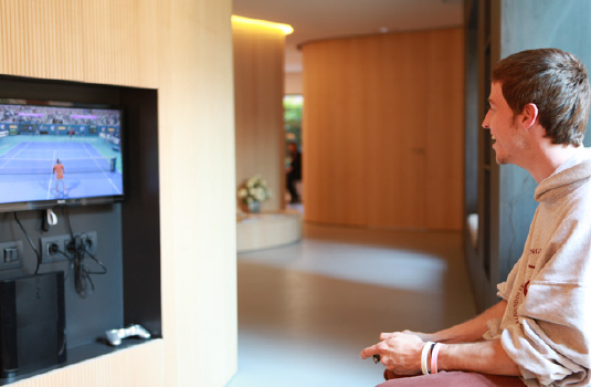 Ortodoncia Tres Torres Barcelona clínica sala espera play station Orthodontics Tres Torres Barcelona clinic waiting room play station